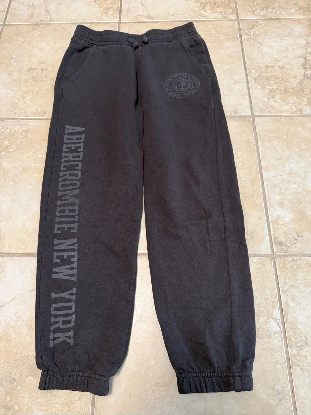 Abercrombie Kids Sweatpants Size 9/10 Unisex Dark Gray Logo Jogger Pants